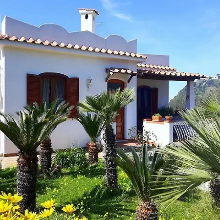 Holiday Apartments *