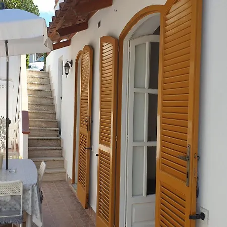 Holiday Apartments *