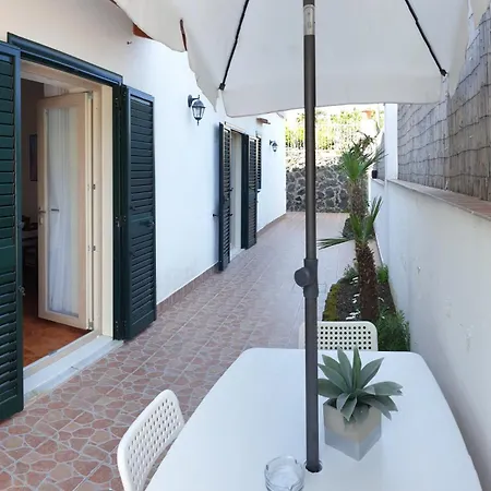 Nyaraló Holiday Apartments Lacco Ameno